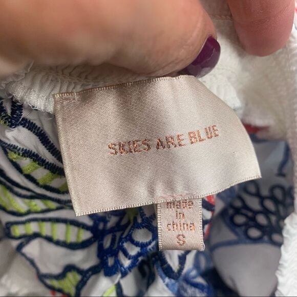 Skies Are Blue off the shoulder embroidered blouse - Picture 6 of 7